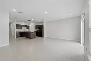 3857 Hampstead Ln, Lakeland, FL 33810 - Photo 6