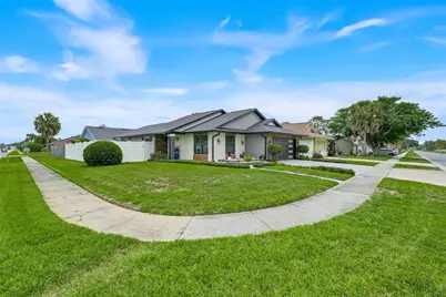 3233 Owassa Court, Kissimmee, FL 34746 - Photo 4
