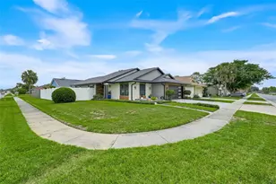 3233 Owassa Ct, Kissimmee, FL 34746 - Photo 4