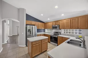 8376 Lake Amhurst Tr, Orlando, FL 32829 - Photo 10