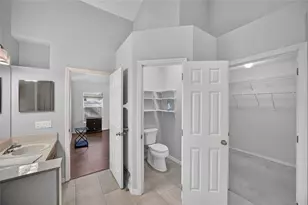 8376 Lake Amhurst Tr, Orlando, FL 32829 - Photo 16