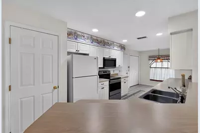110 Morning Glory Circle, Winter Haven, FL 33884 - Photo 2