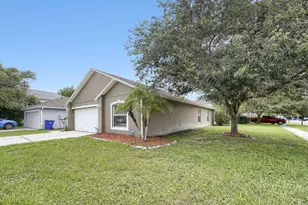 17037 Holmby Ct, Land O Lakes, FL 34638 - Photo 4