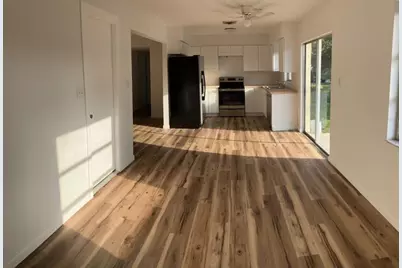 1051 Venetian Parkway, Venice, FL 34285 - Photo 8