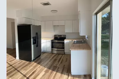 1051 Venetian Parkway, Venice, FL 34285 - Photo 8