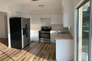 1051 Venetian Pkwy, Venice, FL 34285 - Photo 8