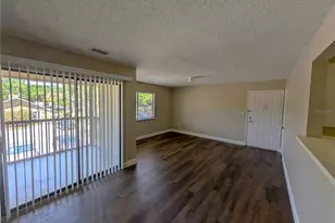 13401 Arbor Pointe Cir, Tampa, FL 33617 - Photo 4