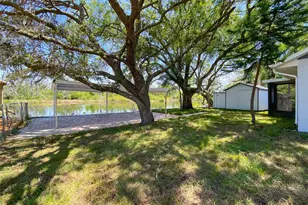 28046 Lois Dr, Tavares, FL 32778 - Photo 12