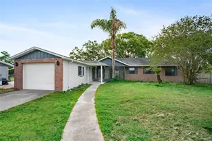 28046 Lois Dr, Tavares, FL 32778 - Photo 1