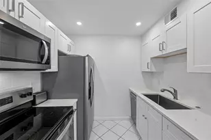 117 7th St N, Bradenton Beach, FL 34217 - Photo 12