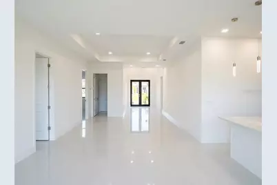 2725 Embers Parkway W, Cape Coral, FL 33993 - Photo 10