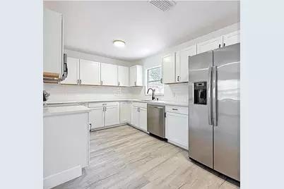 200 Lewis Boulevard SE, Saint Petersburg, FL 33705 - Photo 4