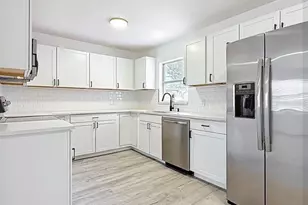 200 Lewis Blvd SE, Saint Petersburg, FL 33705 - Photo 4