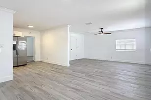 200 Lewis Blvd SE, Saint Petersburg, FL 33705 - Photo 6