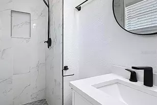 200 Lewis Blvd SE, Saint Petersburg, FL 33705 - Photo 8