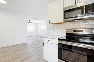 200 Lewis Blvd SE, Saint Petersburg, FL 33705 - Photo 4