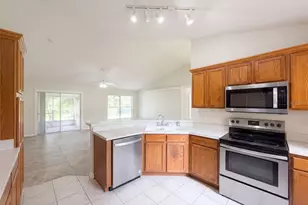 314 Dupont Cir, Howey in the Hills, FL 34737 - Photo 4