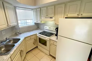 1972 Lake Atriums Cir, Orlando, FL 32839 - Photo 4