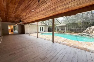 8028 Conservatory Cir, Sarasota, FL 34243 - Photo 32
