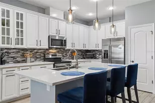 2747 White Isle Ln, Orlando, FL 32825 - Photo 12
