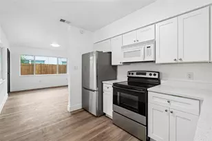 2832 Miriam St S, Saint Petersburg, FL 33711 - Photo 4