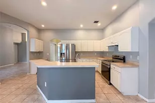 222 Taylor Bay Ln, Brandon, FL 33510 - Photo 2