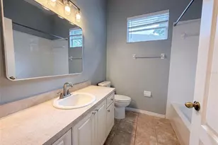 222 Taylor Bay Ln, Brandon, FL 33510 - Photo 8