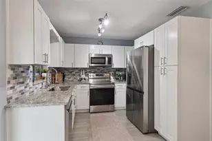 31834 Blanton Ln, Tavares, FL 32778 - Photo 10