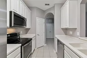 1351 Venezia Ct, Davenport, FL 33896 - Photo 14
