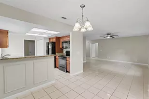 301 Regal Park Dr, Valrico, FL 33594 - Photo 6