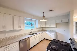 827 Dora Ave, Tavares, FL 32778 - Photo 10