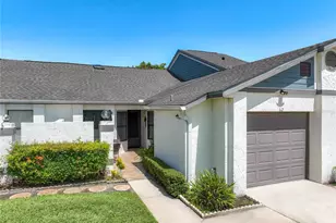62 Lakepointe Cir, Kissimmee, FL 34743 - Photo 2