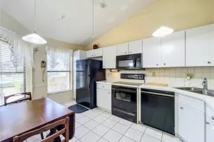 62 Lakepointe Cir, Kissimmee, FL 34743 - Photo 12
