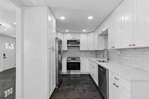 4125 Grove, Saint Petersburg, FL 33705 - Photo 10