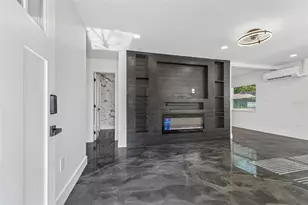 4125 Grove, Saint Petersburg, FL 33705 - Photo 2