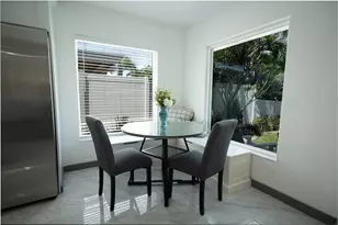 166 Bayside Dr, Clearwater Beach, FL 33767 - Photo 8