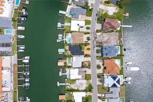 166 Bayside Dr, Clearwater Beach, FL 33767 - Photo 28