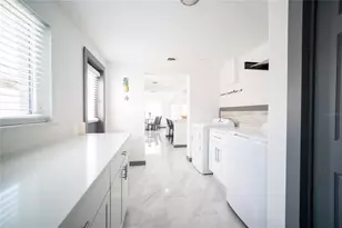 166 Bayside Dr, Clearwater Beach, FL 33767 - Photo 26