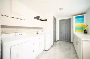 166 Bayside Dr, Clearwater Beach, FL 33767 - Photo 28