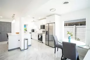 166 Bayside Dr, Clearwater Beach, FL 33767 - Photo 6