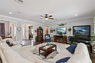 4017 Isle Vista Ave, Orlando, FL 32812 - Photo 10