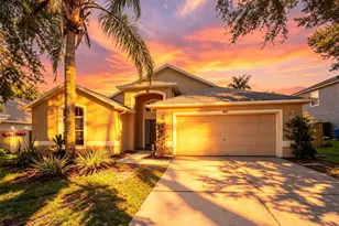 2843 Strand Cir, Oviedo, FL 32765 - Photo 2
