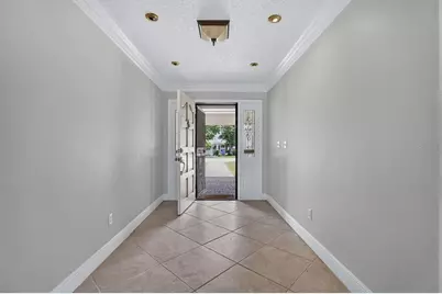 306 Oak Estates Drive, Orlando, FL 32806 - Photo 10