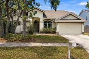 2302 Lyncrest Ct, Valrico, FL 33596 - Photo 1