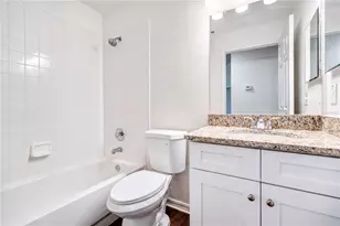 2302 Lyncrest Ct, Valrico, FL 33596 - Photo 12