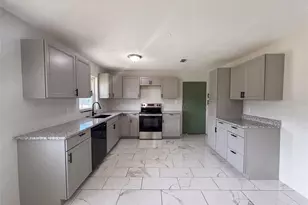 417 Calumet Rd, Avon Park, FL 33825 - Photo 2