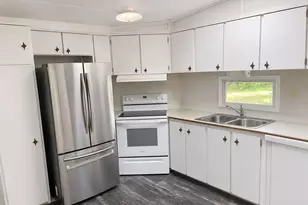 817 Parks St, Wildwood, FL 34785 - Photo 2