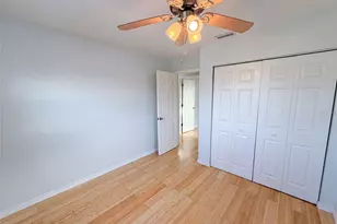 8283 86th Ave, Seminole, FL 33777 - Photo 12