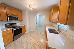 8283 86th Ave, Seminole, FL 33777 - Photo 4