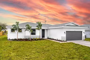 335 Franzing St SW, Palm Bay, FL 32908 - Photo 1